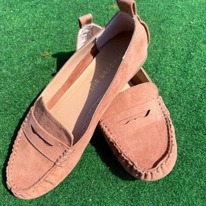 Great casual loafers, very comfortable and lightweight.